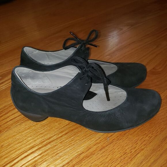 Ecco Black Leather heels - Picture 1 of 7